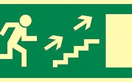 532 Escape upstairs right 532B/532C Photoluminescent SafeSign